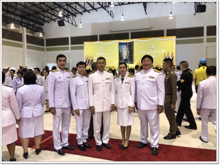 ﻿สำนักงานบังคับคดีกลุ่มจังหวัดที่ 5 (Sandbox) ร่วมพิธีถวายพานพุ่มดอกไม้และพิธีถวายบังคม เนื่องในวันพ่อแห่งชาติ พุทธศักราช 2562